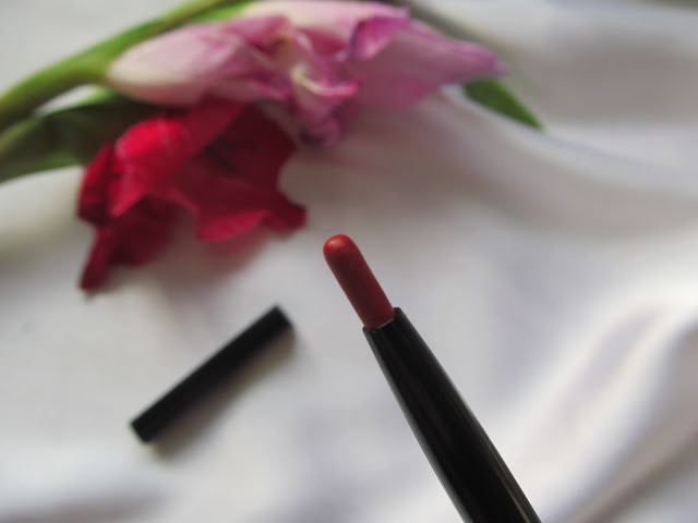coloressence-lip-liner-pencil-brick-red-review-2