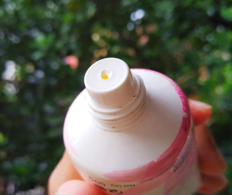 Lotus Make Remover for Eyes, Lips, and Face Detailed Review