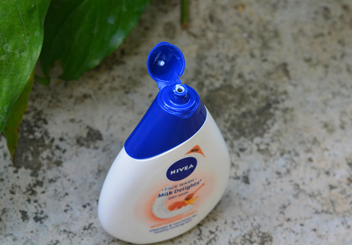 Nivea Milk Delights Moisturizing Honey Face Wash Packaging