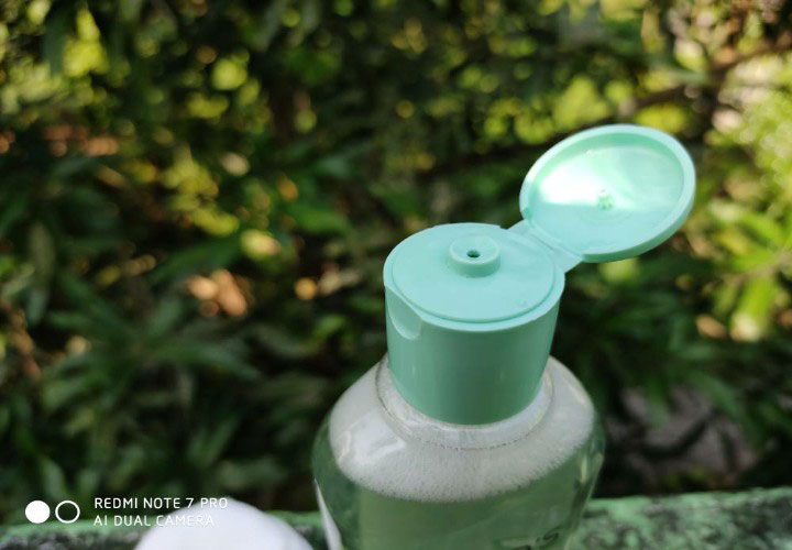 Pond's Vitamin Micellar Water Hydrating Aloe Vera Packaging