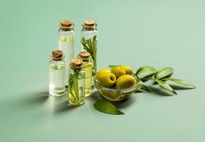 natural ways to straighten hair at home with olive oil