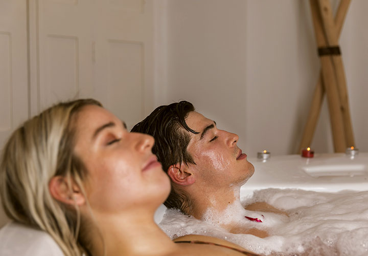 Hot Bathing is Rejuvenating for Both Men and Women