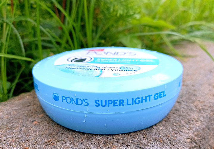 Packaging of Ponds Super Light Gel Moisturizer