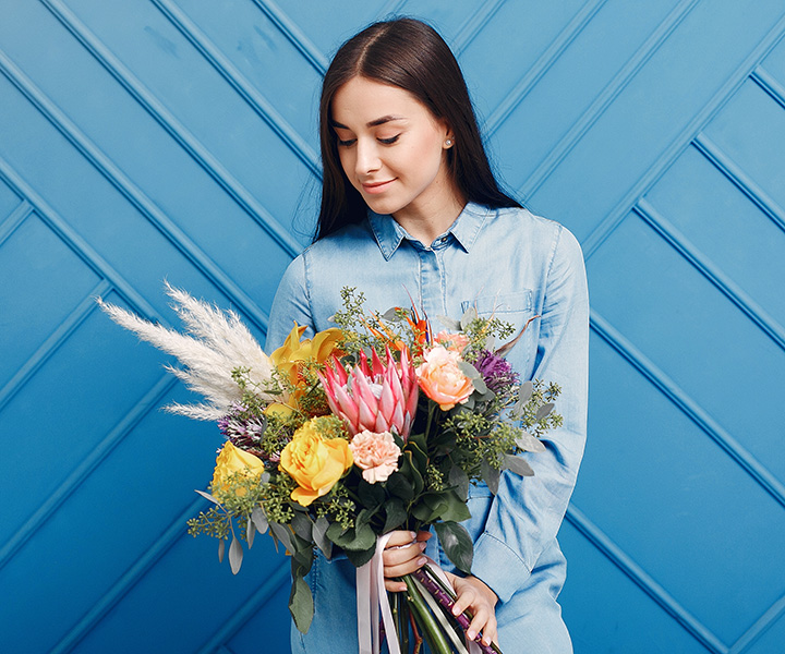 how to select the best flowers for eco friendly gifting