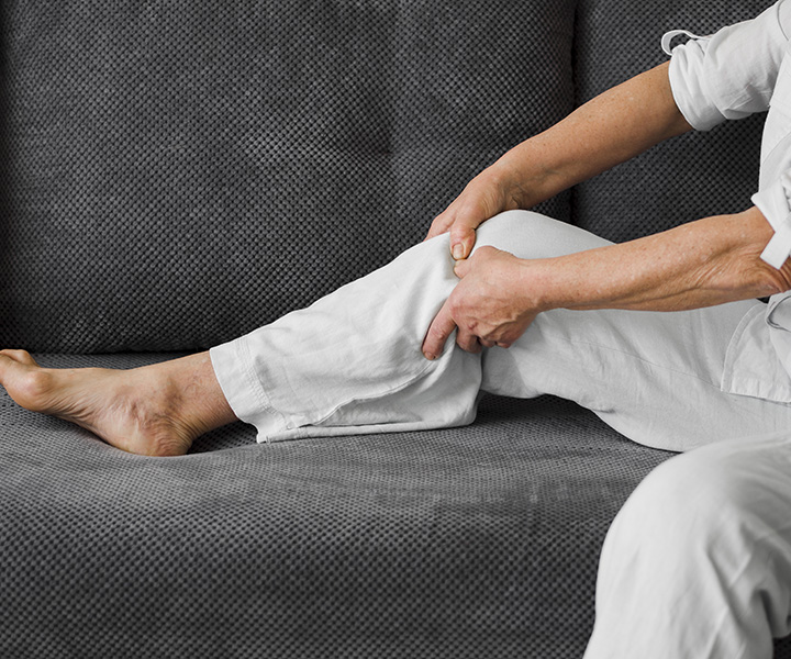 Probable Causes behind Severe Knee Pain and Possible Treatments Available