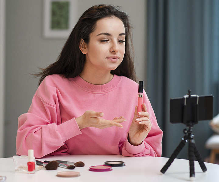 how online makeup schools can help you to become a makeup artist