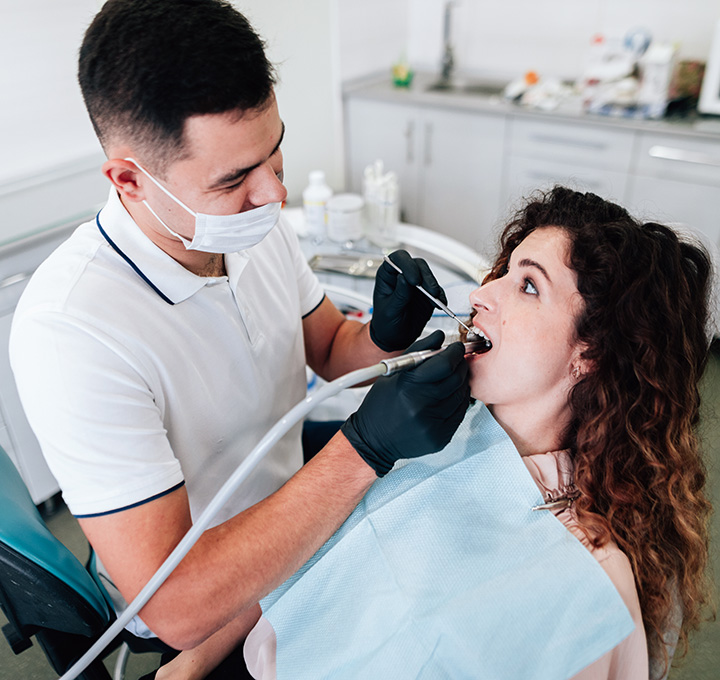 10 Things You can Expect from Your Clinic and Dental Surgeon to Tell You before a Dental Implantation Surgery