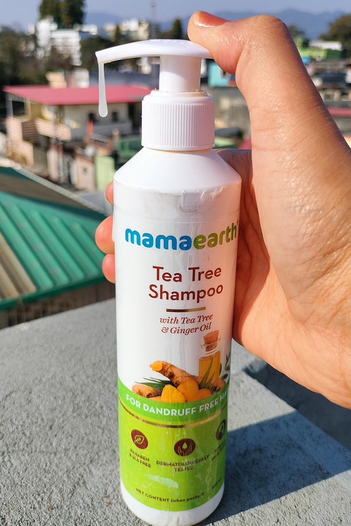 Mamaearth Tea Tree Shampoo Texture and Packaging