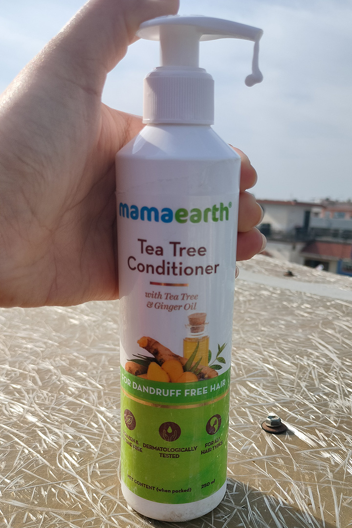 Texture of Mamaearth Anti Dandruff Conditioner with Ginger Oil and Tea Tree Extracts