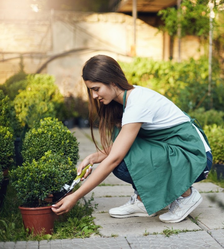 Know How Doing Daily Chores Like Gardening can Make You Fit