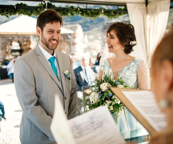 How to Choose the Best Wedding Dress for Guests