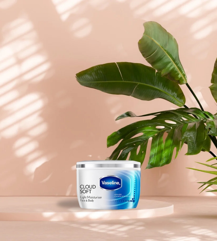 Vaseline Cloud Soft Light Moisturiser Skyhigh Debut