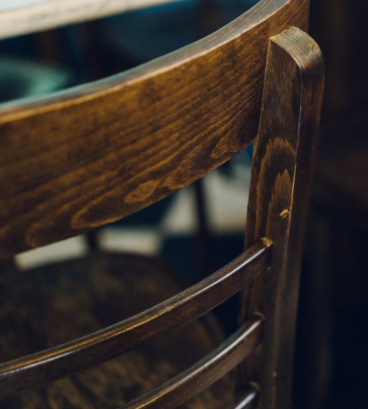 How to Check Quality and Durability of Amish Furniture