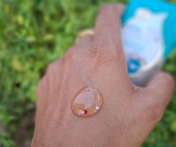 Transparent Gel Texture of Ahaglow Face Wash