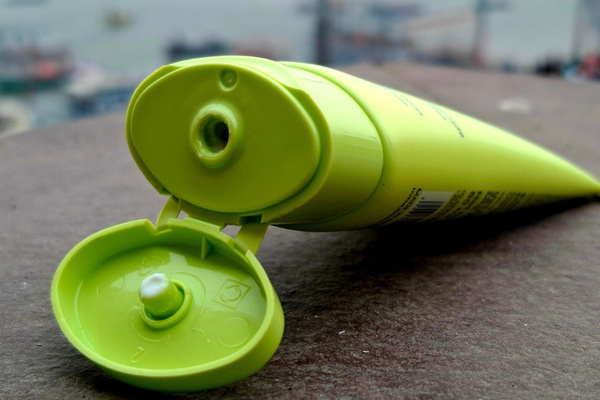 Packaging Tube of Hyphen Sunscreen SPF 50